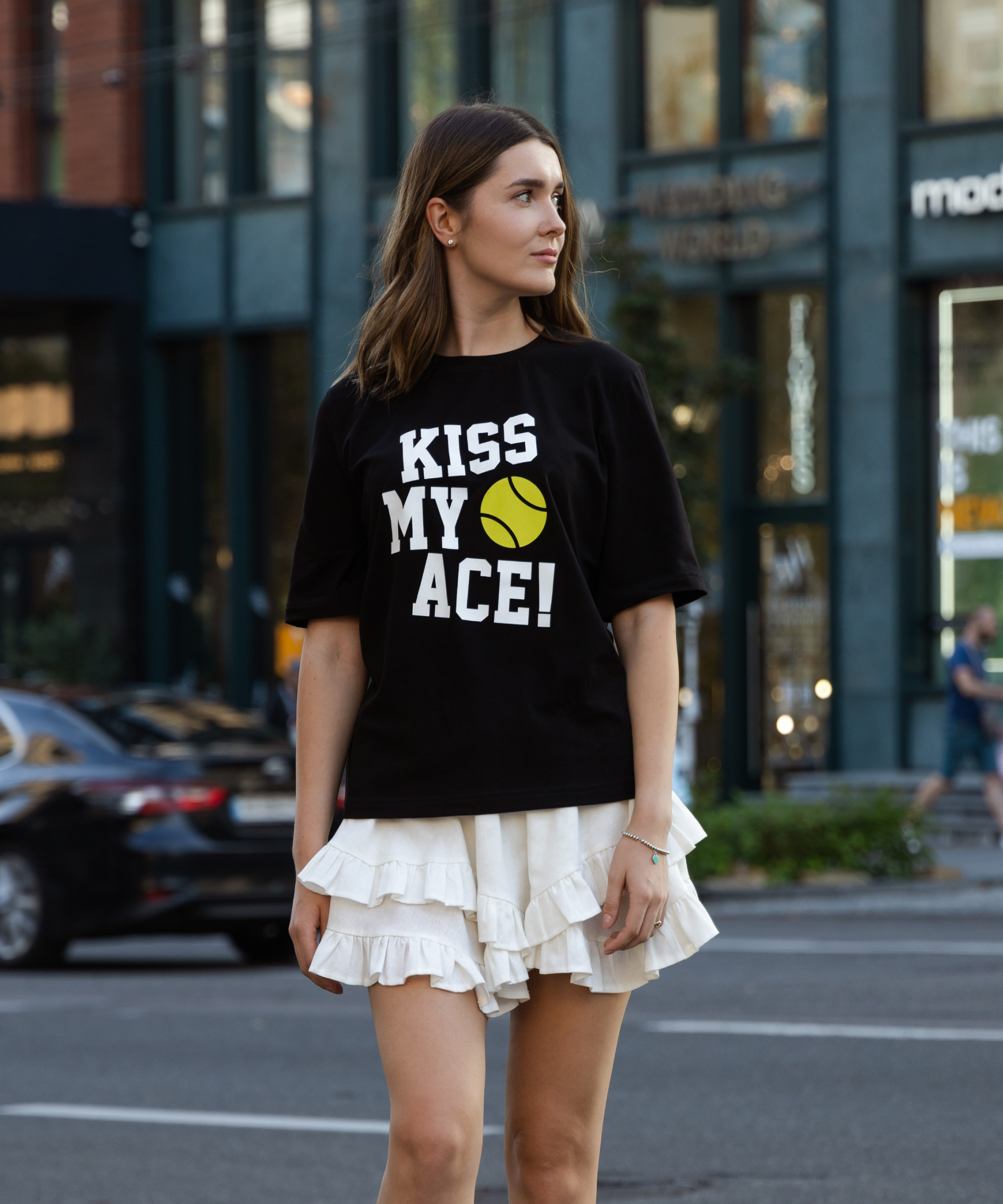 T-shirt black