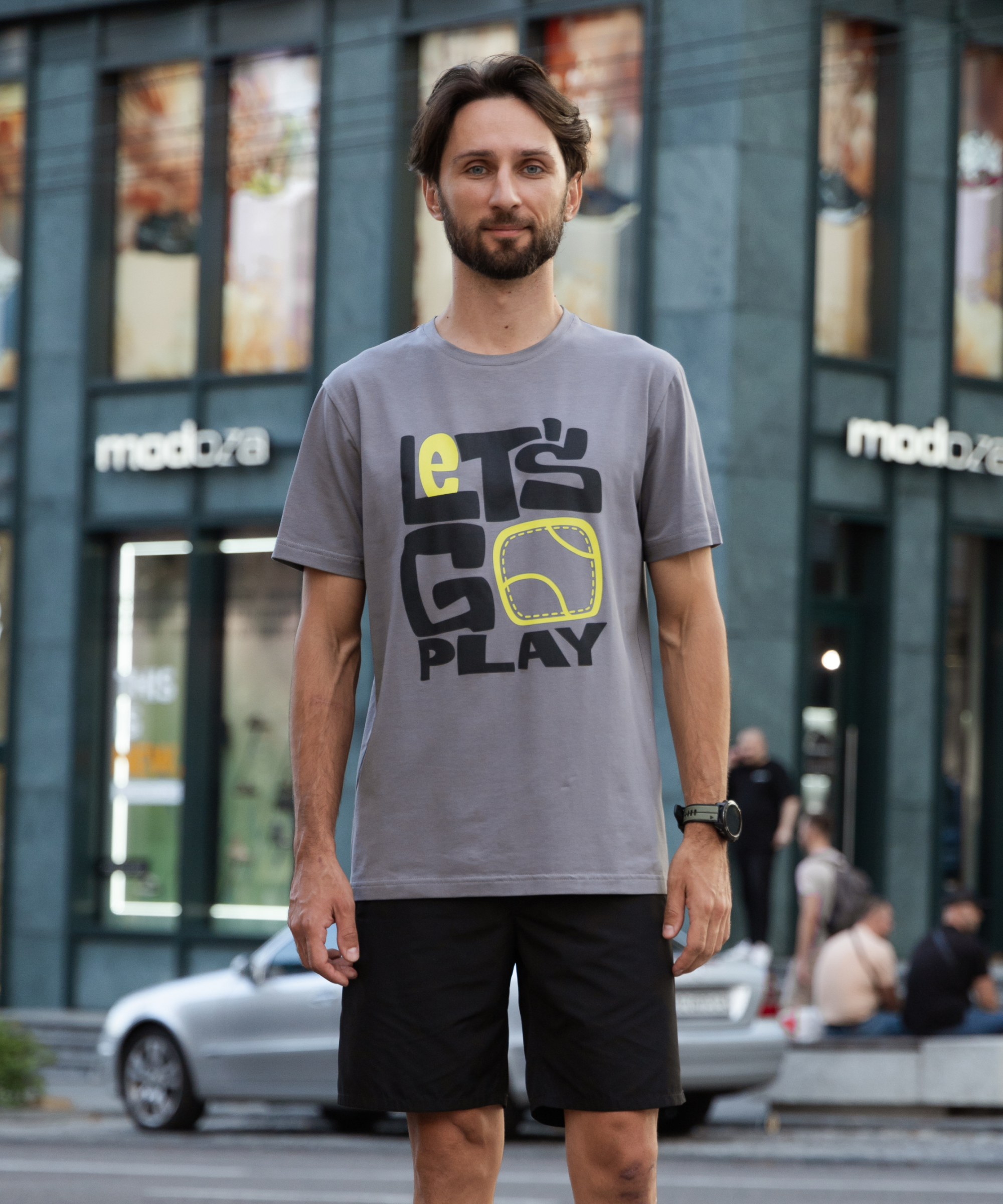 T-shirt gray